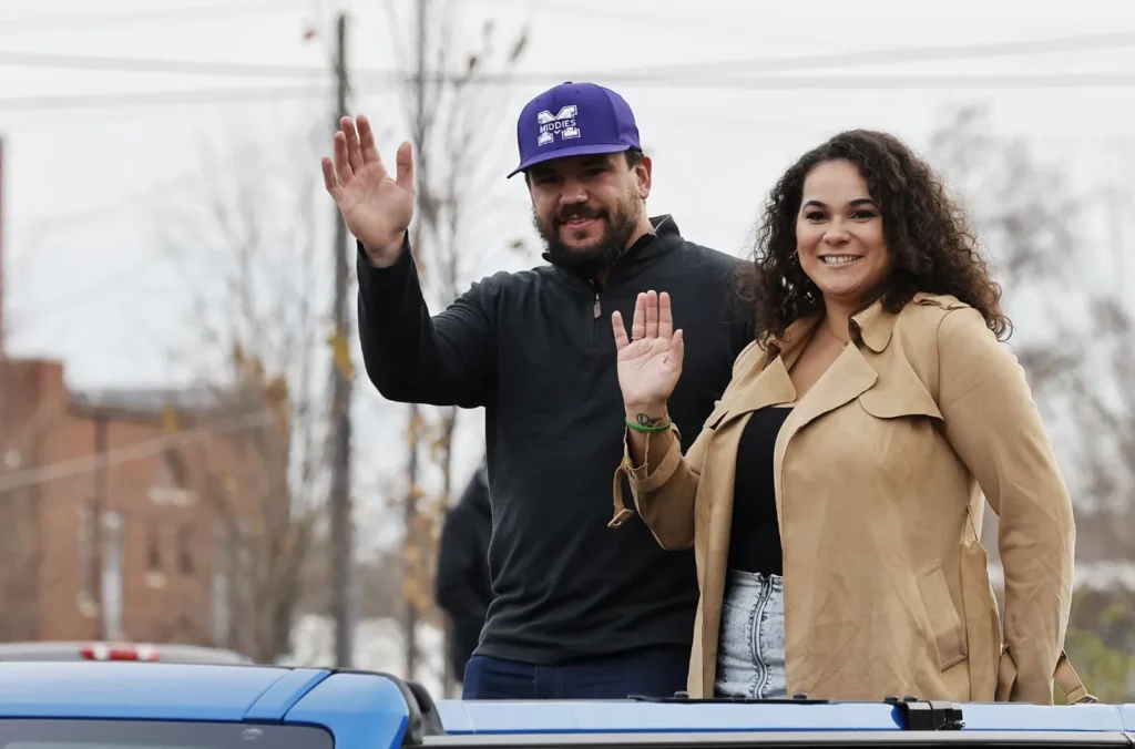 Kyle Schwarber Wife, Age, Height, Weight, Net Worth, Career, And Full Bio In 2025 (1)